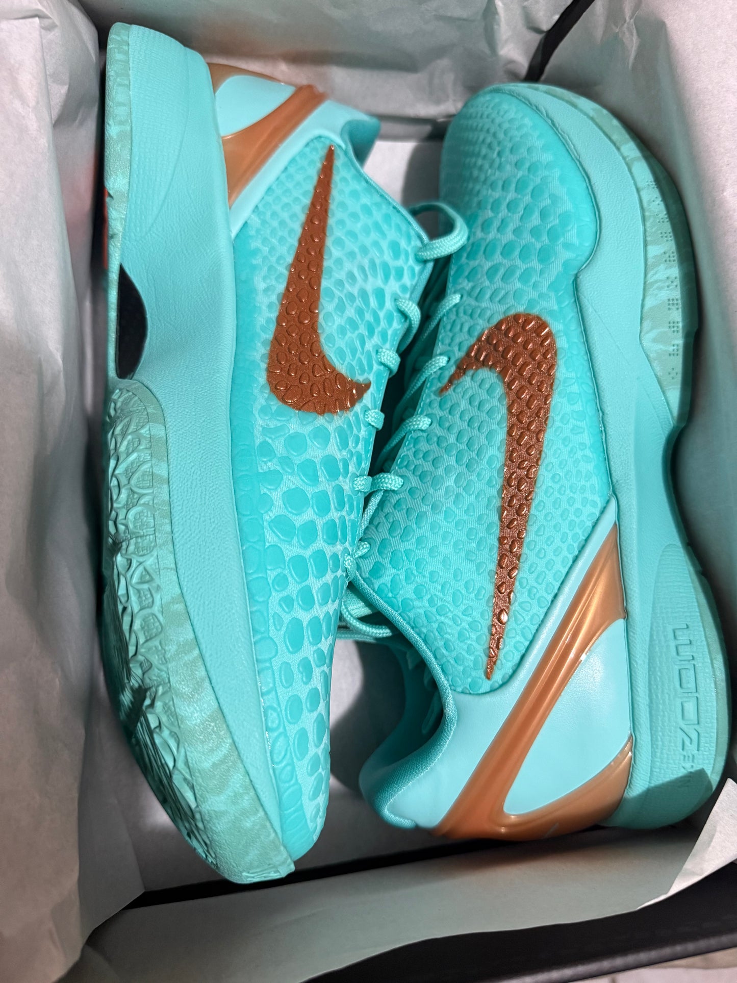 Kobe 6 Jalen Brunson ‘Statue of Liberty’