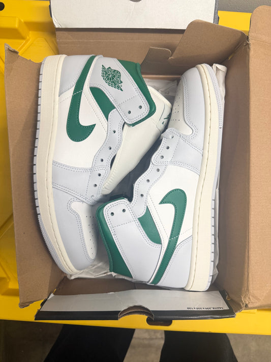 Jordan 1 Mids size 11.5 Mens